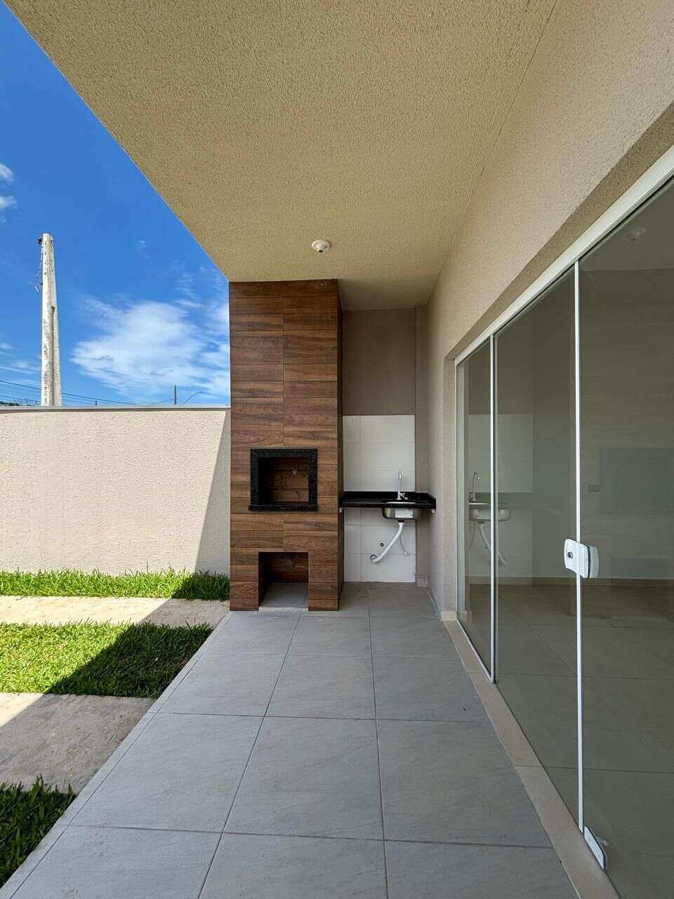 Maravilhosa Casa Nova à venda com 3 quartos,1 suíte, 70m²  no Eliane em Guaratuba. - H77 Construtora e Incorporadora